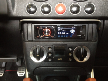Audi%20TT%20Radio-3.jpg