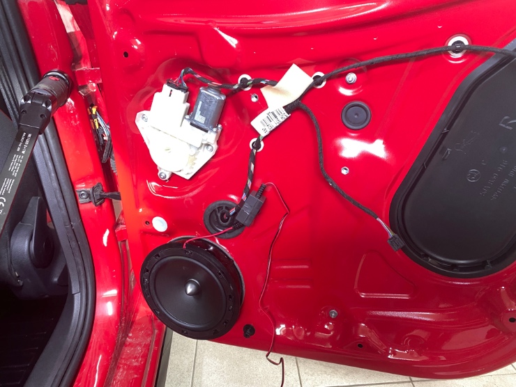 montáž predné reproduktory