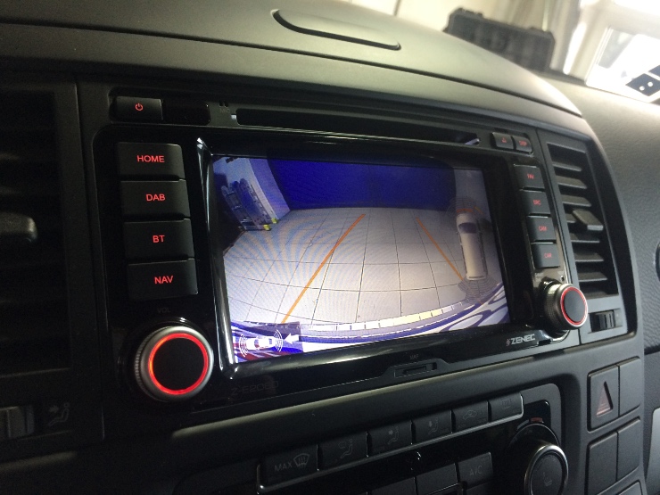 Volkswagen Multivan montáž 2DIN Zenec autorádia